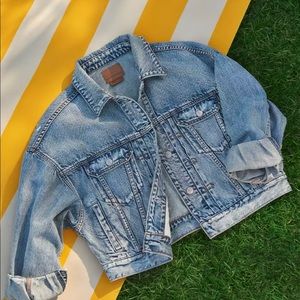 American Eagle Cropped Vintage Denim Jacket